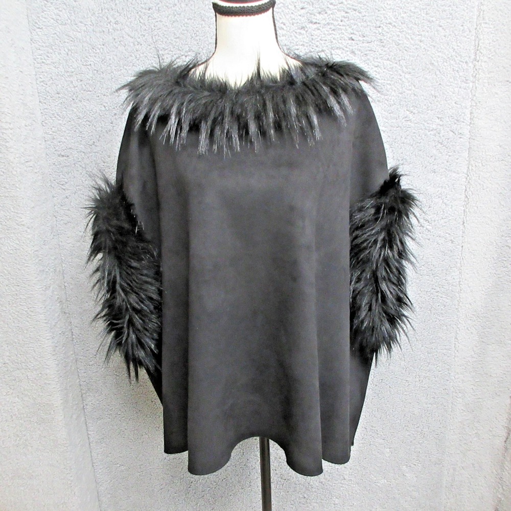 Love Token Faux Fur Trim Cape Poncho‎ Women XS/S Black Holiday Glam Mob Wife